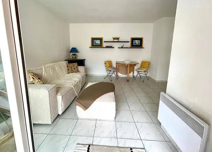 Avec Terrasse شقة كان